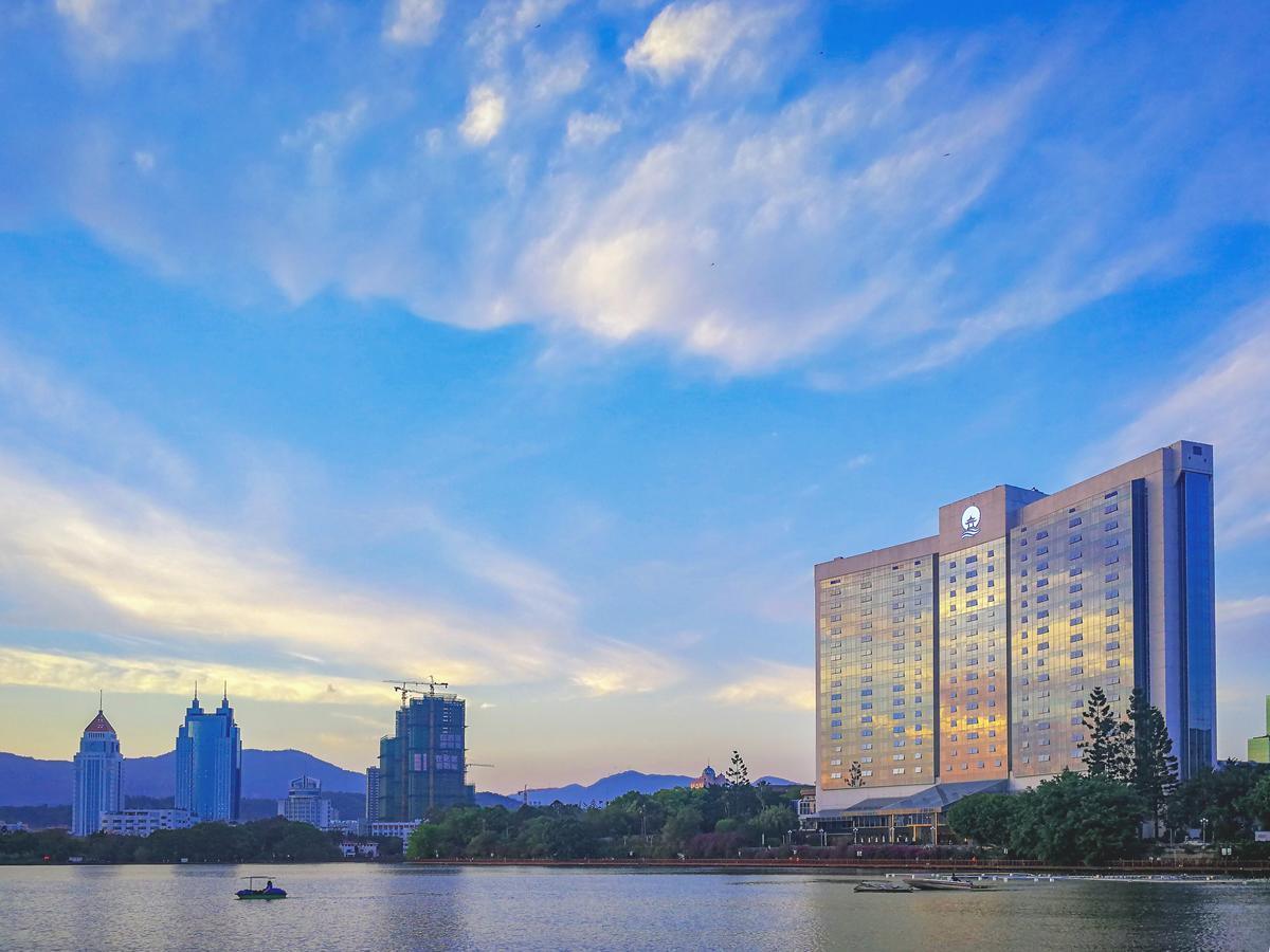 Fuzhou Lakeside Hotel Екстериор снимка